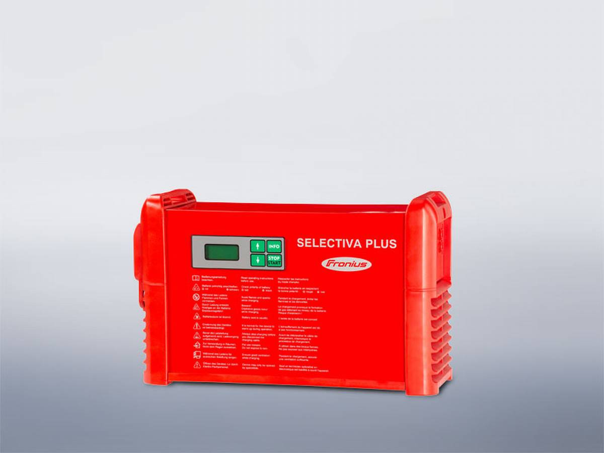 Fronius SELECTIVA Plus 2050 E Hochfrequenzladegerät 24V 50A (ohne Ladestecker)  